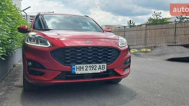 Червоний Форд Куга, об'ємом двигуна 2 л та пробігом 48 тис. км за 29555 $, фото 19 на Automoto.ua
