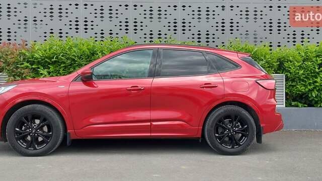 Червоний Форд Куга, об'ємом двигуна 2 л та пробігом 48 тис. км за 29555 $, фото 10 на Automoto.ua