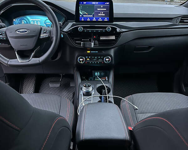 Форд Куга 2021 у Хмельницькому на Automoto.ua Червоний Форд Куга, об'ємом двигуна 1.5 л та пробігом 49 тис. км за 24700 $, фото 4 на Automoto.ua