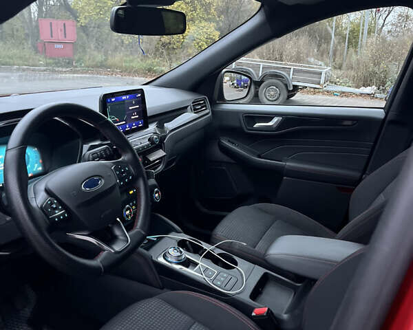 Форд Куга 2021 у Хмельницькому на Automoto.ua Червоний Форд Куга, об'ємом двигуна 1.5 л та пробігом 49 тис. км за 24700 $, фото 8 на Automoto.ua