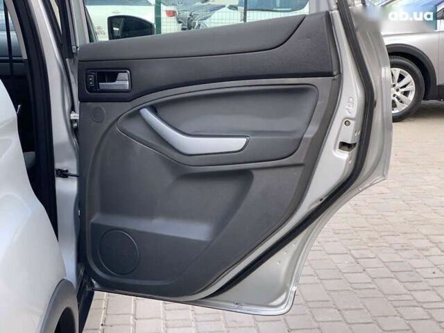 Форд Куга, объемом двигателя 0 л и пробегом 285 тыс. км за 10000 $, фото 27 на Automoto.ua
