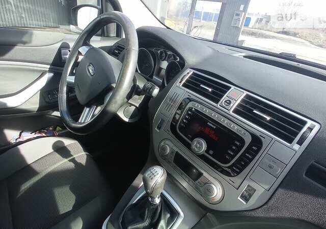 Форд Куга, объемом двигателя 2 л и пробегом 215 тыс. км за 10600 $, фото 14 на Automoto.ua