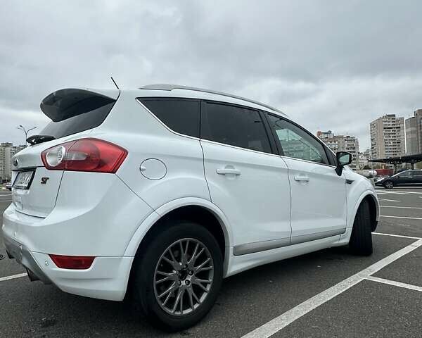 Форд Куга, объемом двигателя 2.52 л и пробегом 250 тыс. км за 11000 $, фото 7 на Automoto.ua