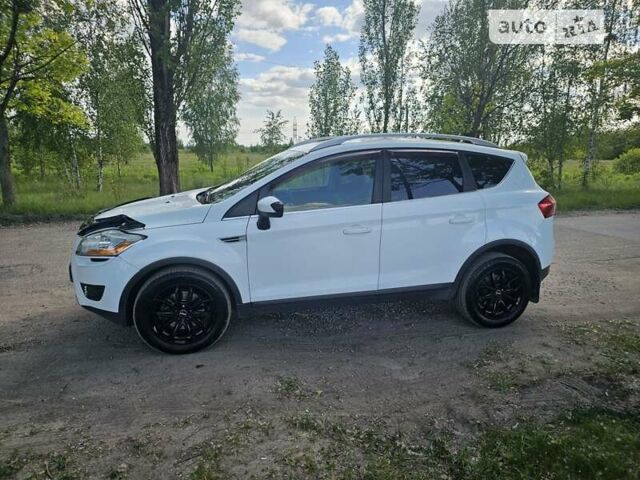 Форд Куга, объемом двигателя 2 л и пробегом 182 тыс. км за 10500 $, фото 17 на Automoto.ua