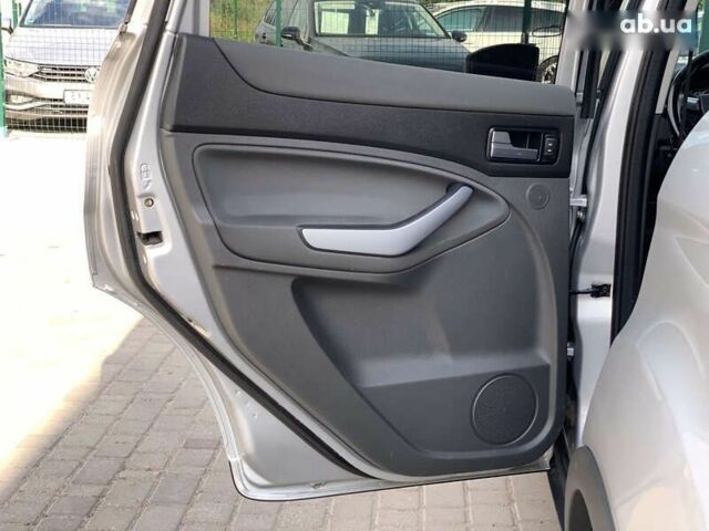 Форд Куга, объемом двигателя 0 л и пробегом 285 тыс. км за 10000 $, фото 25 на Automoto.ua