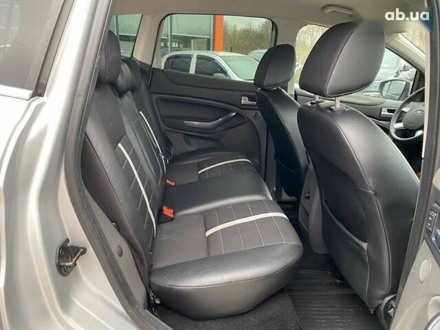 Форд Куга, объемом двигателя 2 л и пробегом 200 тыс. км за 9450 $, фото 25 на Automoto.ua