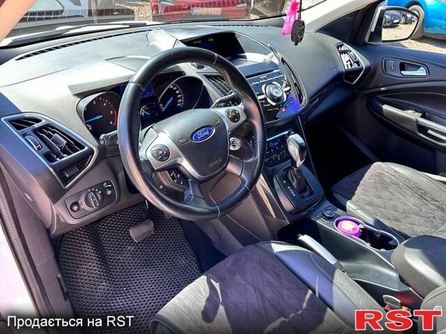 Форд Куга, объемом двигателя 2 л и пробегом 246 тыс. км за 14200 $, фото 6 на Automoto.ua