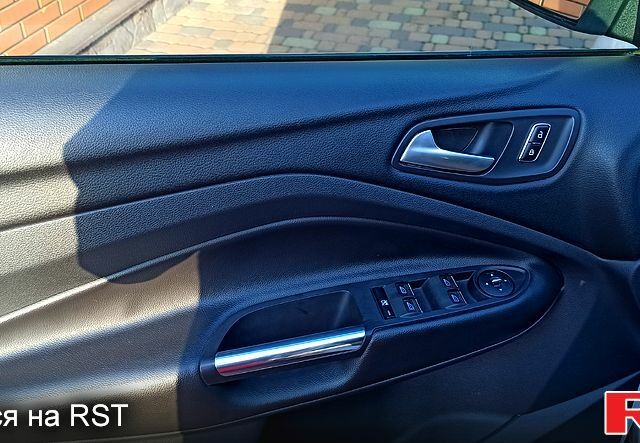 Форд Куга, объемом двигателя 2 л и пробегом 234 тыс. км за 14000 $, фото 3 на Automoto.ua