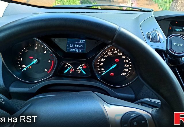 Форд Куга, объемом двигателя 2 л и пробегом 234 тыс. км за 14000 $, фото 8 на Automoto.ua