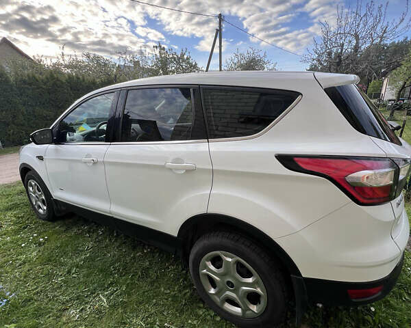 Форд Куга, объемом двигателя 2 л и пробегом 95 тыс. км за 17000 $, фото 7 на Automoto.ua