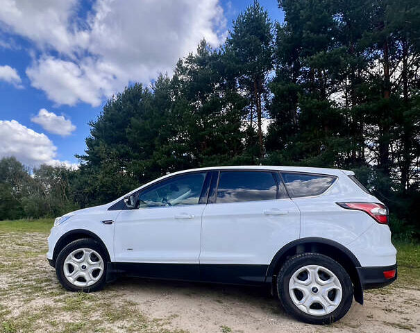 Форд Куга, объемом двигателя 2 л и пробегом 95 тыс. км за 17000 $, фото 19 на Automoto.ua