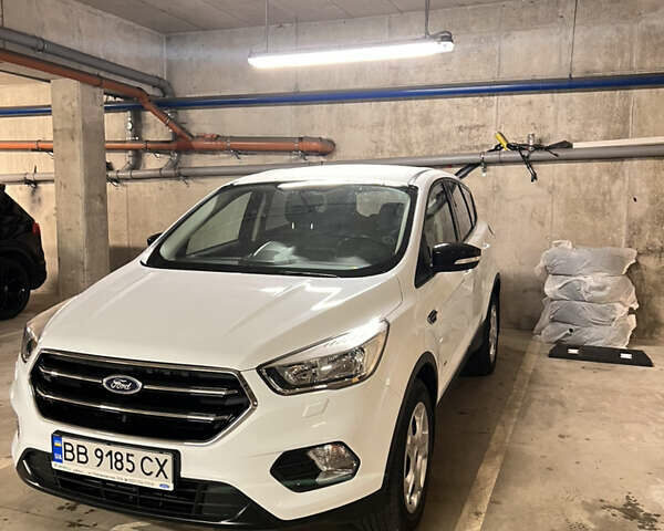 Форд Куга, объемом двигателя 2 л и пробегом 95 тыс. км за 17000 $, фото 1 на Automoto.ua