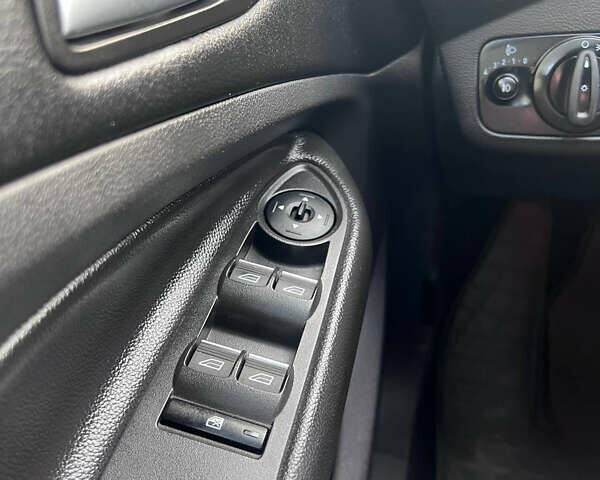 Форд Куга, объемом двигателя 2 л и пробегом 95 тыс. км за 17000 $, фото 30 на Automoto.ua