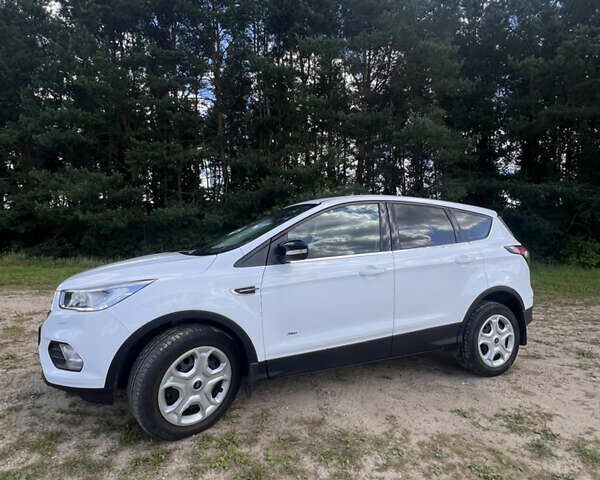 Форд Куга, объемом двигателя 2 л и пробегом 95 тыс. км за 17000 $, фото 18 на Automoto.ua