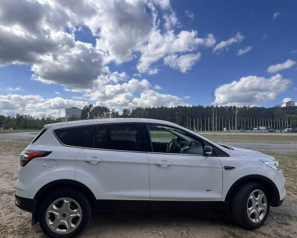 Форд Куга, объемом двигателя 2 л и пробегом 95 тыс. км за 17000 $, фото 22 на Automoto.ua