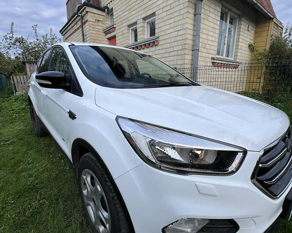 Форд Куга, объемом двигателя 2 л и пробегом 95 тыс. км за 17000 $, фото 5 на Automoto.ua