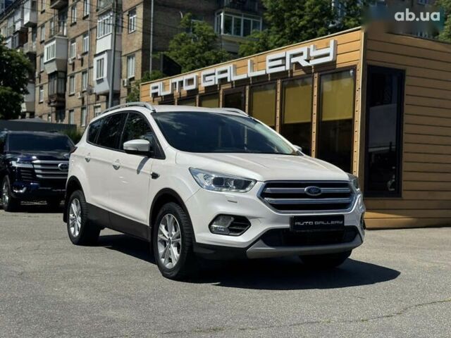 Форд Куга, объемом двигателя 2 л и пробегом 104 тыс. км за 23600 $, фото 1 на Automoto.ua