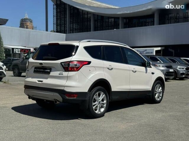 Форд Куга, объемом двигателя 2 л и пробегом 104 тыс. км за 23600 $, фото 4 на Automoto.ua
