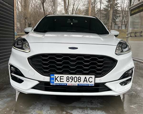 Форд Куга, объемом двигателя 1.5 л и пробегом 40 тыс. км за 27000 $, фото 3 на Automoto.ua