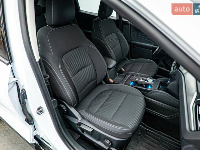 Форд Куга, объемом двигателя 1.5 л и пробегом 138 тыс. км за 20597 $, фото 19 на Automoto.ua