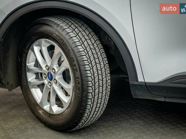 Форд Куга, объемом двигателя 1.5 л и пробегом 138 тыс. км за 20597 $, фото 7 на Automoto.ua