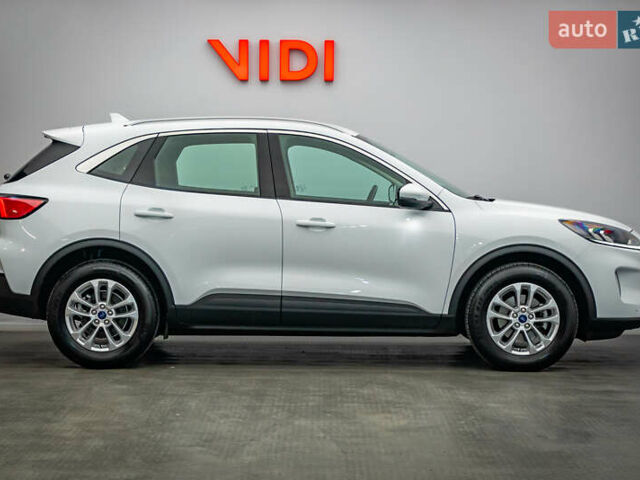 Форд Куга, объемом двигателя 1.5 л и пробегом 138 тыс. км за 20597 $, фото 3 на Automoto.ua