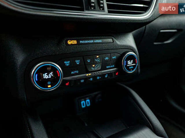 Форд Куга, объемом двигателя 1.5 л и пробегом 138 тыс. км за 20597 $, фото 17 на Automoto.ua