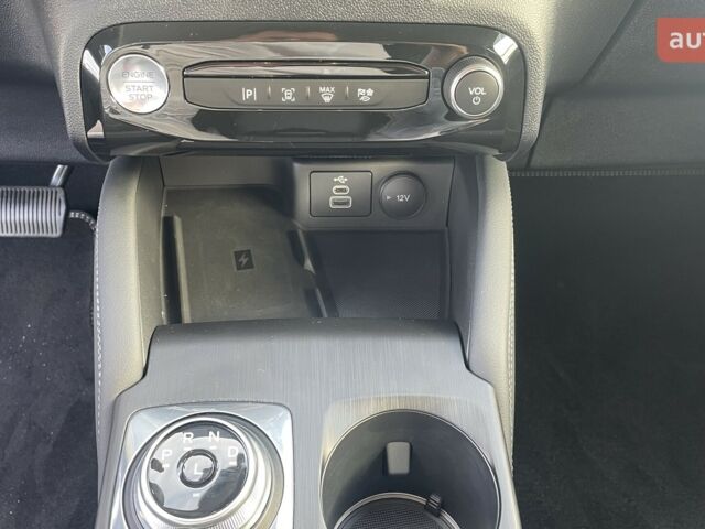 Форд Куга, объемом двигателя 2.49 л и пробегом 0 тыс. км за 35651 $, фото 35 на Automoto.ua