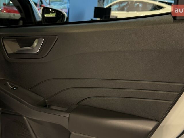 Форд Куга, объемом двигателя 2.49 л и пробегом 0 тыс. км за 39010 $, фото 22 на Automoto.ua