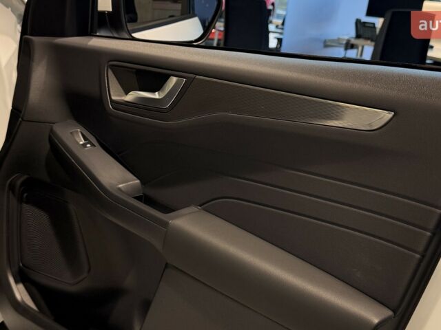 Форд Куга, объемом двигателя 2.49 л и пробегом 0 тыс. км за 39010 $, фото 24 на Automoto.ua