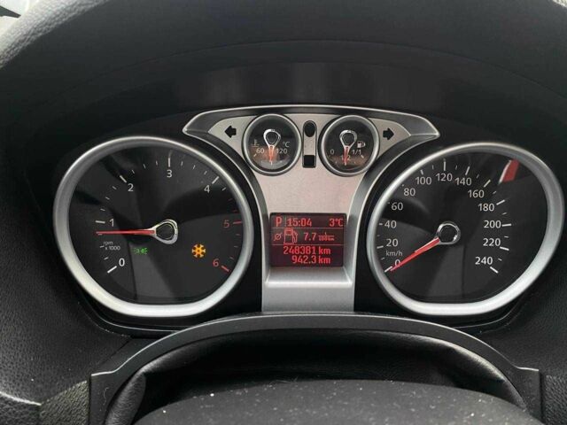 Серый Форд Куга, объемом двигателя 2 л и пробегом 248 тыс. км за 11300 $, фото 15 на Automoto.ua