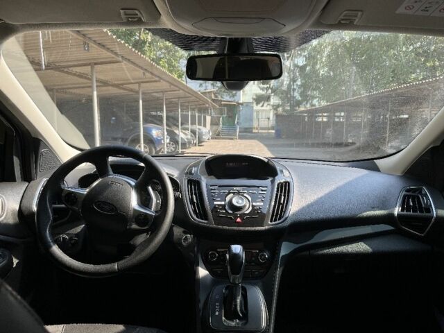 Серый Форд Куга, объемом двигателя 2 л и пробегом 148 тыс. км за 14000 $, фото 2 на Automoto.ua