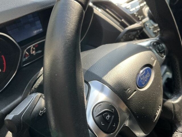 Серый Форд Куга, объемом двигателя 2 л и пробегом 148 тыс. км за 14000 $, фото 7 на Automoto.ua