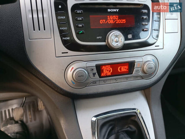 Серый Форд Куга, объемом двигателя 2 л и пробегом 268 тыс. км за 9199 $, фото 15 на Automoto.ua