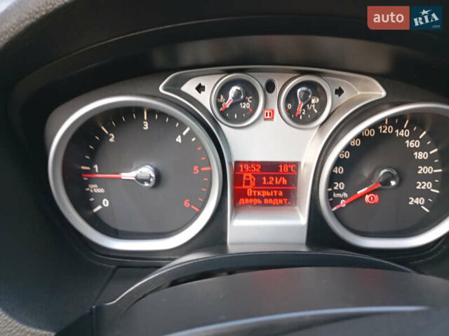 Серый Форд Куга, объемом двигателя 2 л и пробегом 268 тыс. км за 9199 $, фото 12 на Automoto.ua