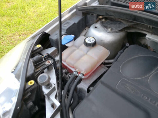 Серый Форд Куга, объемом двигателя 2 л и пробегом 268 тыс. км за 9199 $, фото 35 на Automoto.ua