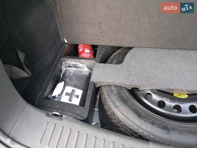 Сірий Форд Куга, об'ємом двигуна 2 л та пробігом 269 тис. км за 9200 $, фото 14 на Automoto.ua