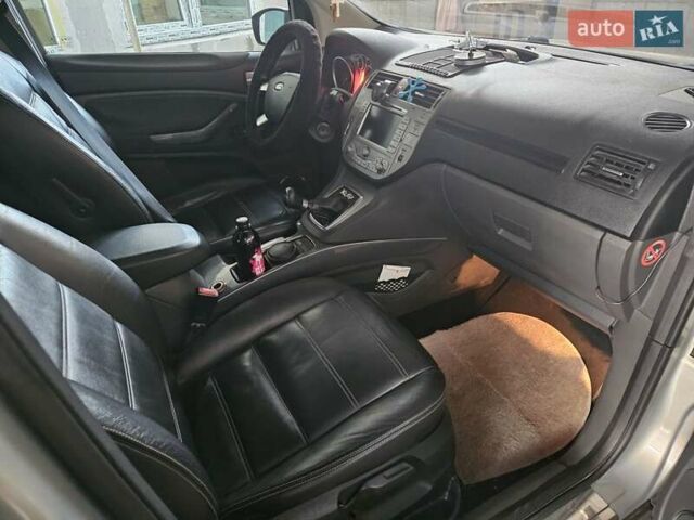 Серый Форд Куга, объемом двигателя 2 л и пробегом 256 тыс. км за 8700 $, фото 2 на Automoto.ua