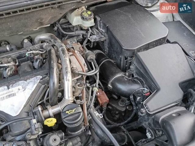 Сірий Форд Куга, об'ємом двигуна 2 л та пробігом 269 тис. км за 9200 $, фото 25 на Automoto.ua