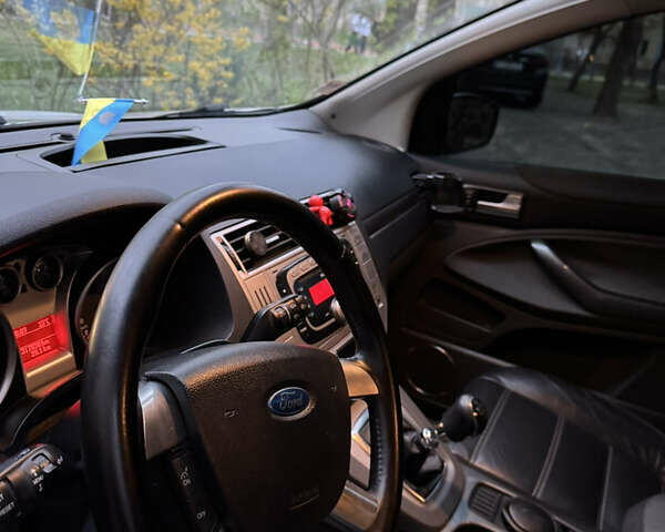 Сірий Форд Куга, об'ємом двигуна 2 л та пробігом 318 тис. км за 8700 $, фото 3 на Automoto.ua