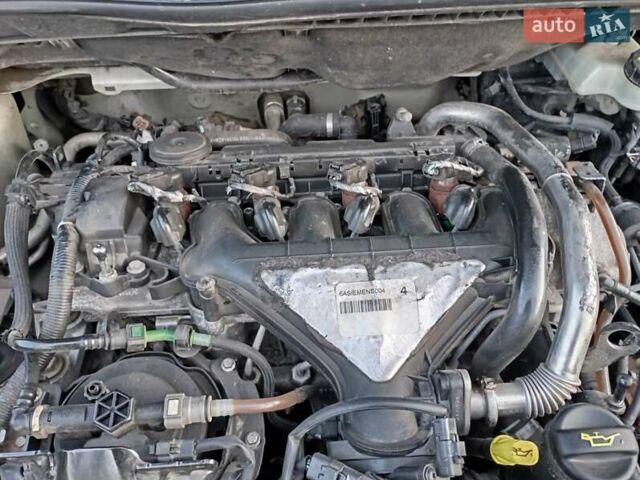 Сірий Форд Куга, об'ємом двигуна 2 л та пробігом 269 тис. км за 9200 $, фото 23 на Automoto.ua