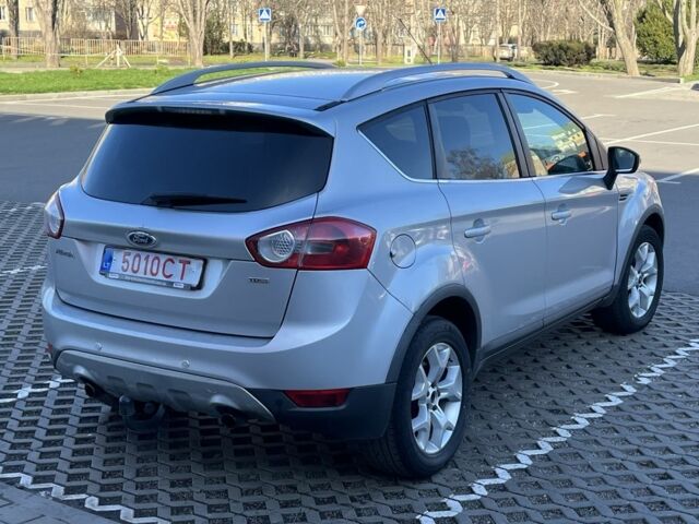 Серый Форд Куга, объемом двигателя 2 л и пробегом 290 тыс. км за 4400 $, фото 4 на Automoto.ua