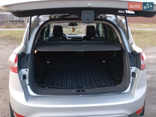 Сірий Форд Куга, об'ємом двигуна 2 л та пробігом 269 тис. км за 9200 $, фото 31 на Automoto.ua