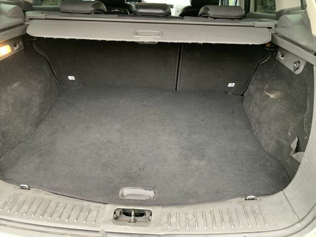 Серый Форд Куга, объемом двигателя 0 л и пробегом 219 тыс. км за 5600 $, фото 9 на Automoto.ua