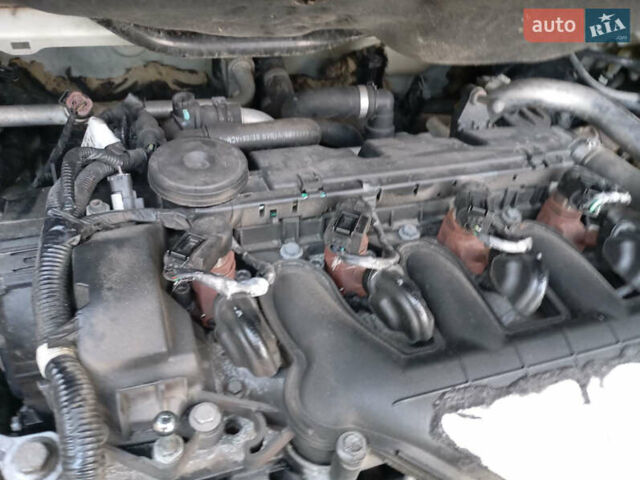 Серый Форд Куга, объемом двигателя 2 л и пробегом 268 тыс. км за 9199 $, фото 33 на Automoto.ua