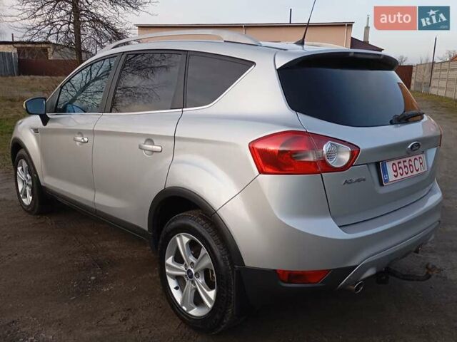 Сірий Форд Куга, об'ємом двигуна 2 л та пробігом 269 тис. км за 9200 $, фото 2 на Automoto.ua