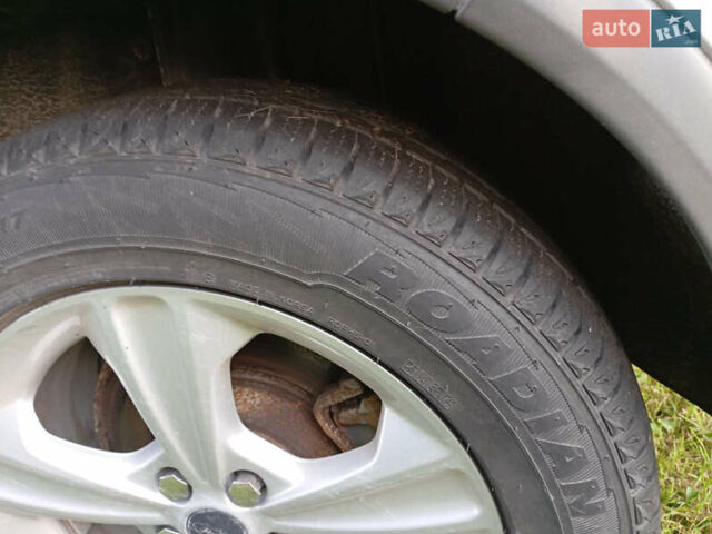 Серый Форд Куга, объемом двигателя 2 л и пробегом 268 тыс. км за 9199 $, фото 6 на Automoto.ua