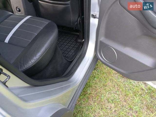 Серый Форд Куга, объемом двигателя 2 л и пробегом 268 тыс. км за 9199 $, фото 20 на Automoto.ua