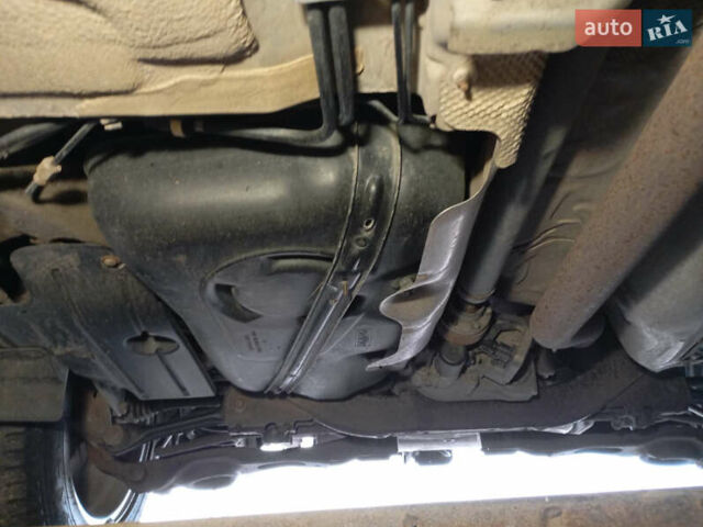 Серый Форд Куга, объемом двигателя 2 л и пробегом 268 тыс. км за 9199 $, фото 38 на Automoto.ua