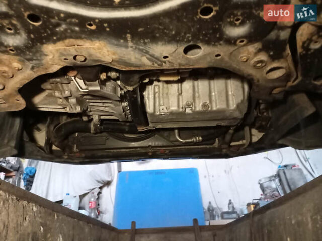 Серый Форд Куга, объемом двигателя 2 л и пробегом 268 тыс. км за 9199 $, фото 25 на Automoto.ua